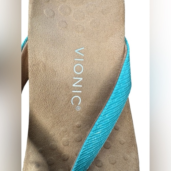 Vionic leather teal and Tan Bella Bow II flip-flop
Sandals size 8.5 preloved - Picture 2 of 6